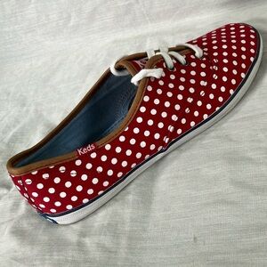 Keds size 9 women’s polka dot Red and White Canvas Sneakers